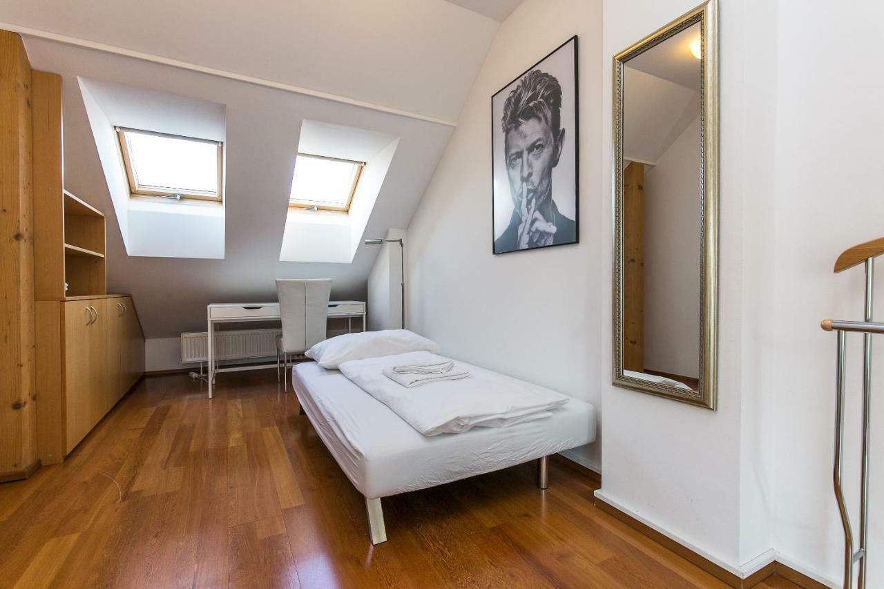 Attic Apartment By Wenceslas Square Praga Exterior foto